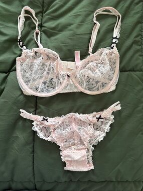Victoria's Secret Pink & White Lace Underwire Bra and Bikini Set